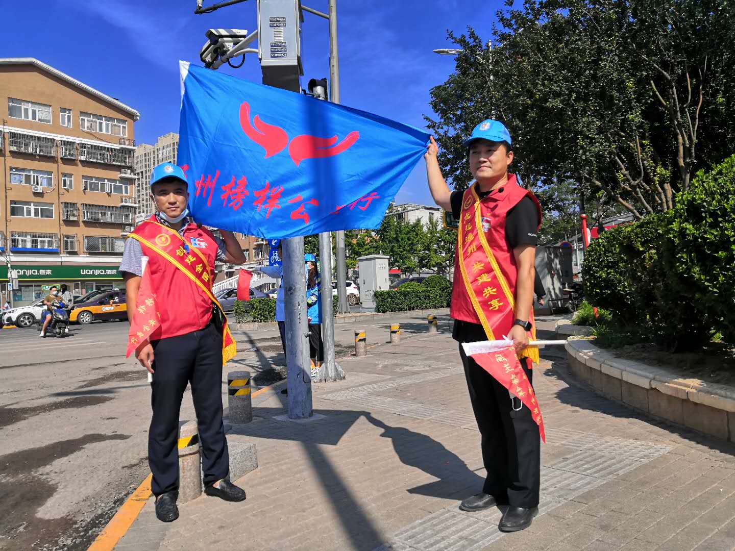 <strong>外国美女吊鸡</strong>